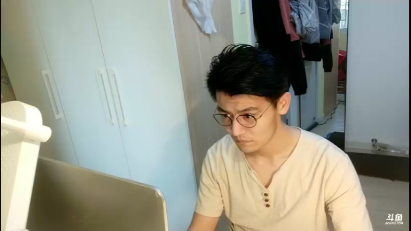 【2022-04-26 15点场】Z火炎炎123：在家办公的摄像头