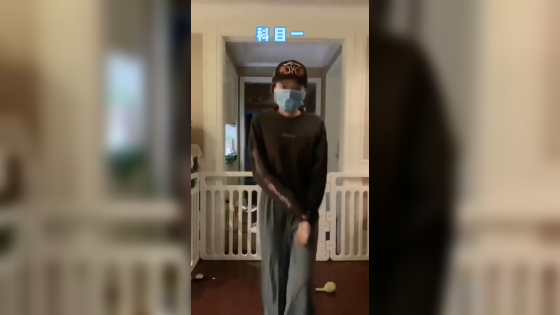 我准备去广场做领舞了