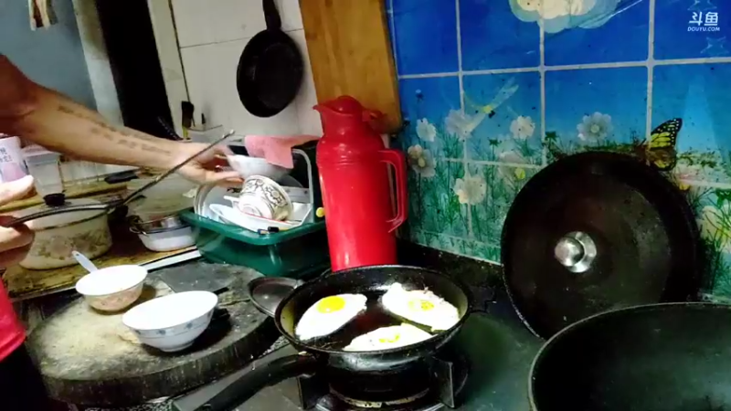 【2022-04-26 23点场】黑人毅：居家直播day33