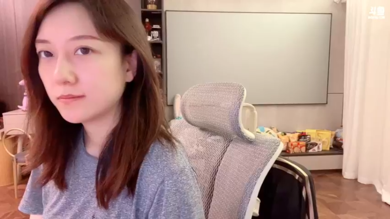 【2022-04-28 18点场】睡不醒的璨璨：在家的44天。٩(๑❛ᴗ❛๑)۶