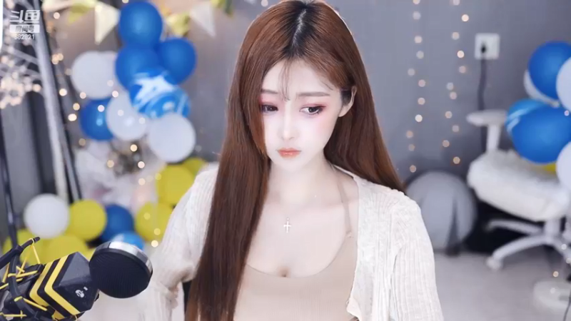 【2022-04-28 14点场】苏小懒38D：呆萌懒妹无敌射手嘎嘎乱杀