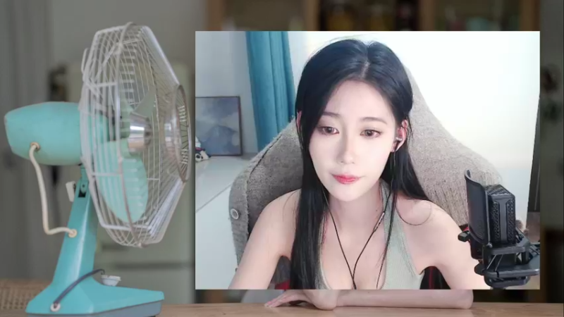 【2022-04-25 20点场】憨批姐姐沫萱：不当搞笑女！