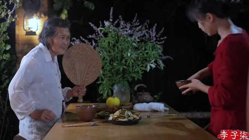 我在斗鱼看李子柒liziqi直播美食