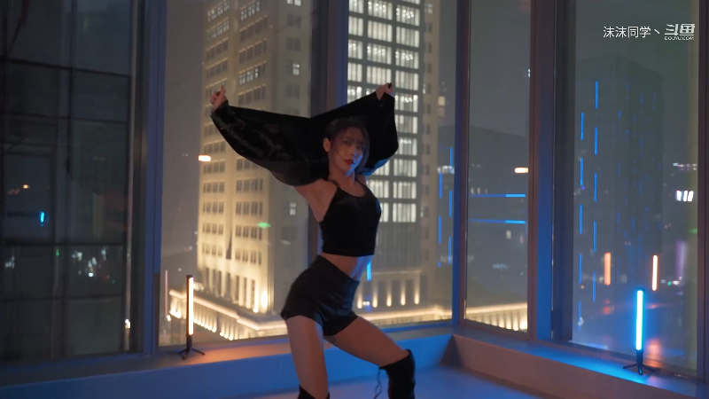 我在斗鱼看沫沫同学丶直播舞蹈