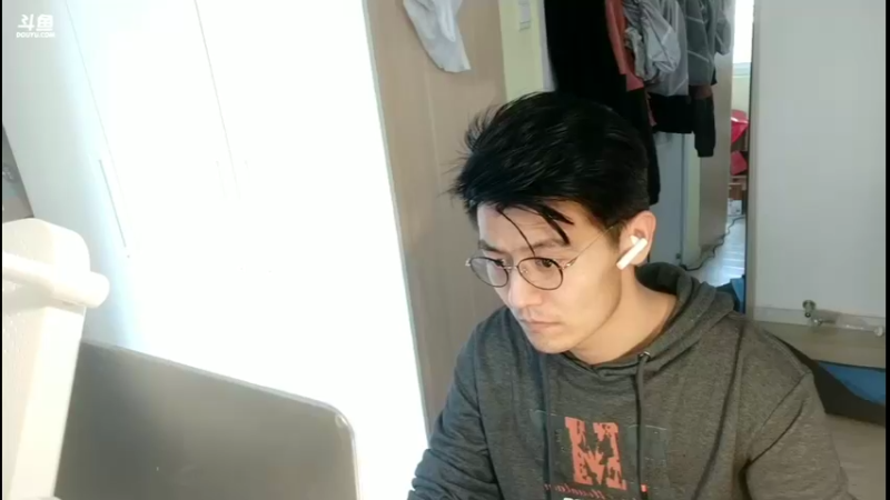 【2022-04-27 15点场】Z火炎炎123：封闭在家办公的摄像头