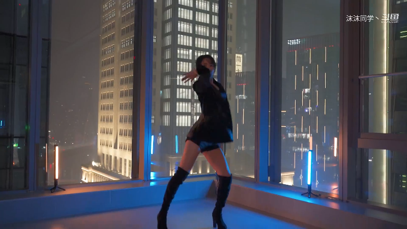 我在斗鱼看沫沫同学丶直播舞蹈