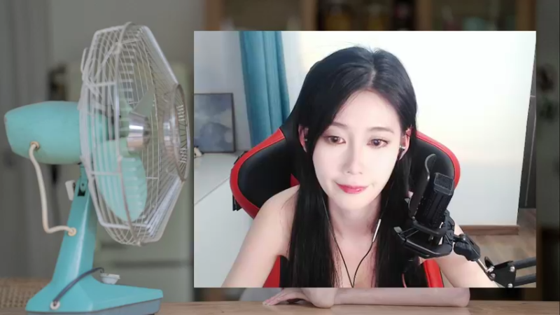 【2022-04-25 23点场】憨批姐姐沫萱：不当搞笑女！