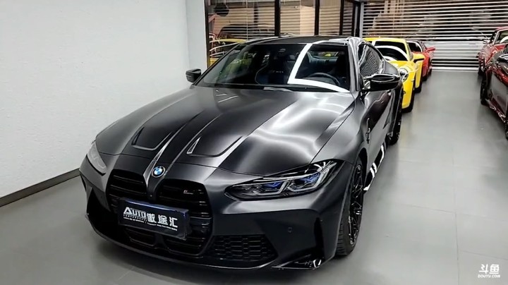 小王哥直播买豪车，这款老款宝马看起来很有个性，感觉凹凸不平