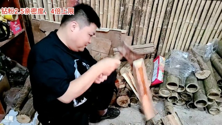 思域大哥劈柴有点猛，浩哥这斧头不给力啊