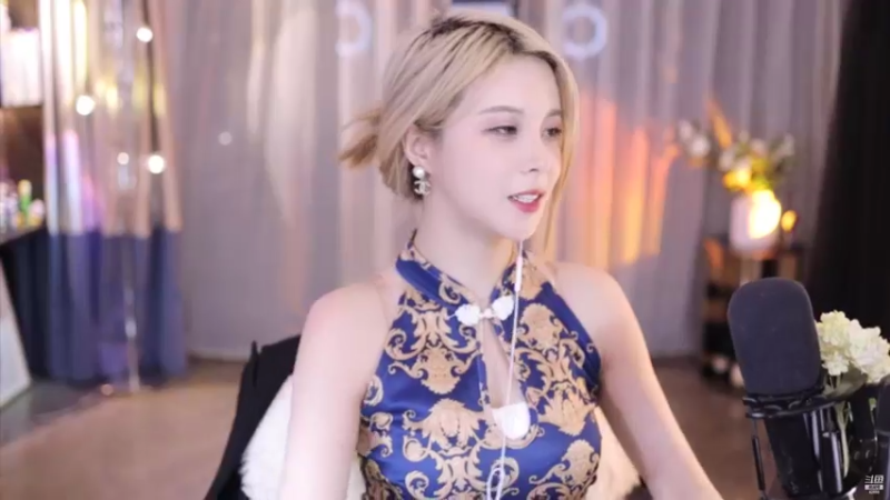 【2022-04-29 22点场】苏恩Olivia：苏恩：小苏来啦双倍亲密度冲冲