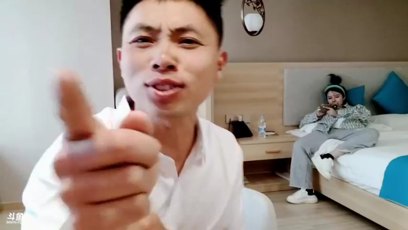 【2022-05-01 17点场】逐梦兄弟：牙珂传奇见家长第二天