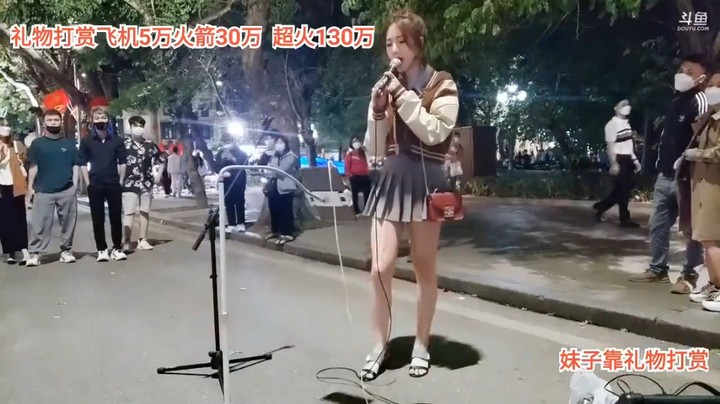 美女空姐演唱流行情歌很好听啊