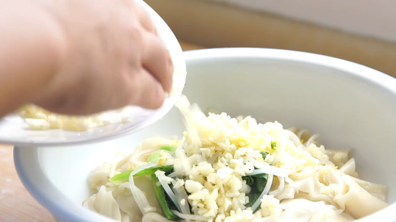 我在斗鱼看野食小哥直播美食