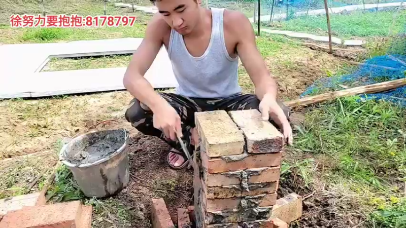 【2022-05-03 14点场】川味箩卜：抱抱在基地的快乐生活~