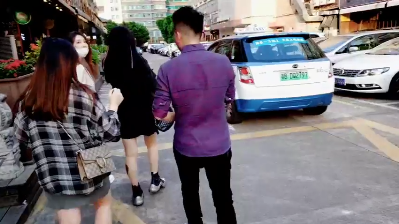 【2022-05-03 18点场】高冷知性暖心囧：户外和妹妹吃吃东西