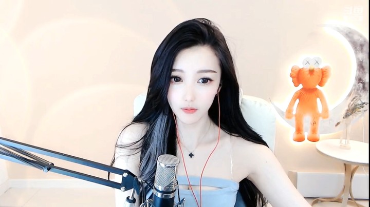 杨可星美女小姐姐直播聊天真不错，很会说