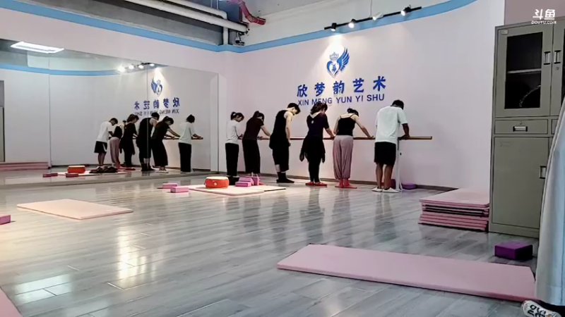 【2022-05-05 19点场】逐梦兄弟：下午18点准时开机~尽请期待