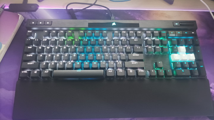 偷偷玩一下哈哈