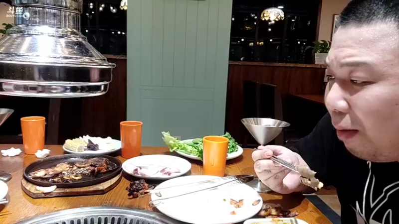 【2022-05-06 20点场】天津美食胡子：今晚相亲吃个自助