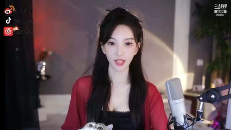 【2022-05-08 04点场】南妹儿呀：看看我 我就不信你两眼空空
