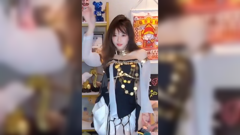 牛仔很忙虽迟但到～
