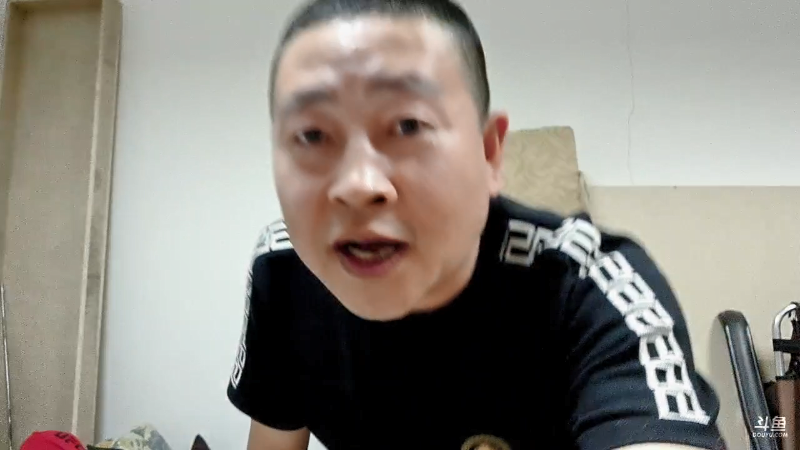 东北男人都会说：十个男人九个骚，一个不骚大酒包。我是个傻包～