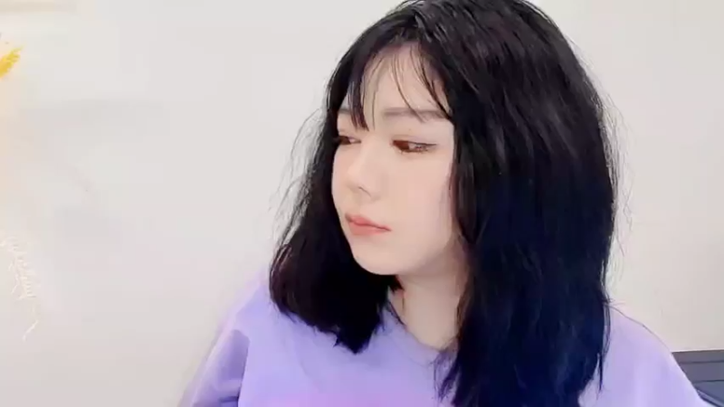 【2022-05-11 18点场】刘飞儿faye：飞儿 狱警不在，偷播一会