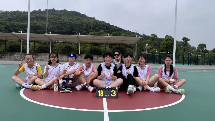 女篮小组赛 土木vs金统