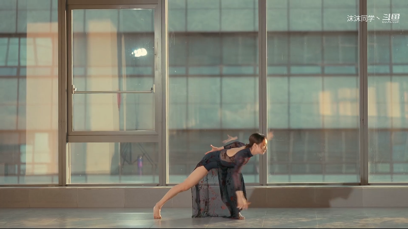 我在斗鱼看沫沫同学丶直播舞蹈