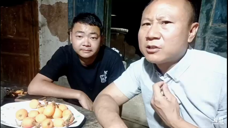【2022-05-13 22点场】黑哥户外：挖泥鳅做美食