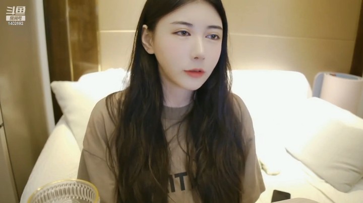 美女小姐姐真好看啊