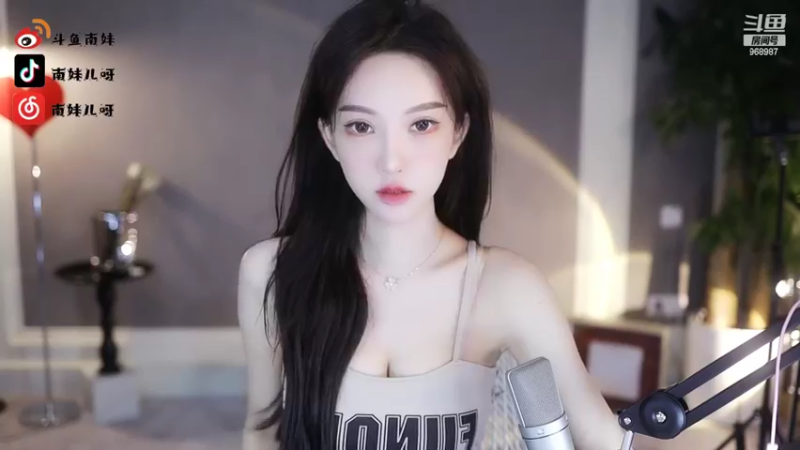 【2022-05-16 20点场】南妹儿呀：身高170 距离你1.3公里