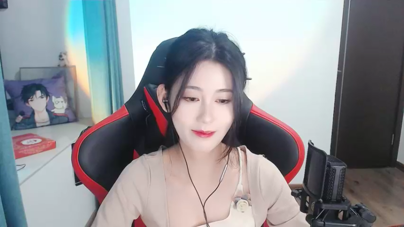 【2022-05-13 19点场】憨批姐姐沫萱：《温柔猪猪》不说话的女孩