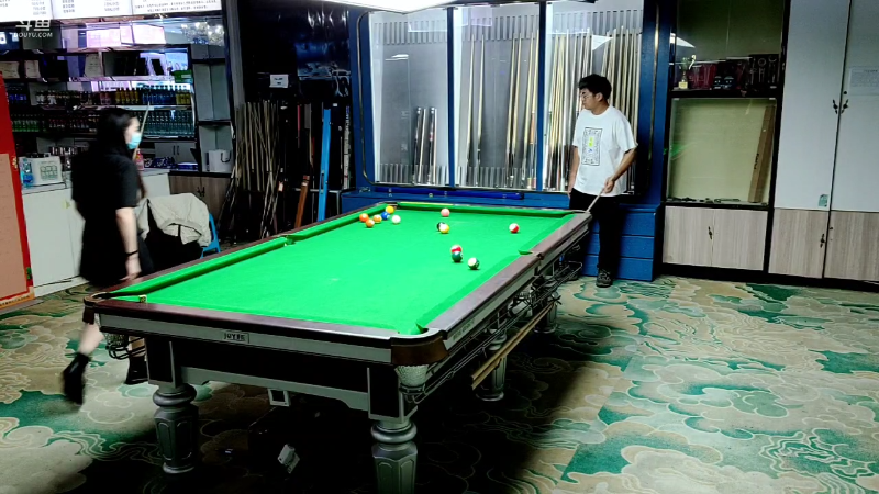 我在斗鱼看火力堂主直播户外