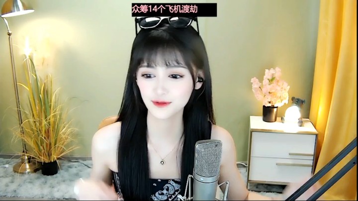 美女小姐姐笑起来好漂亮，很好看啊