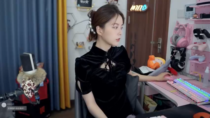 【2022-05-18 12点场】传情小小：我是真摆！旗袍了