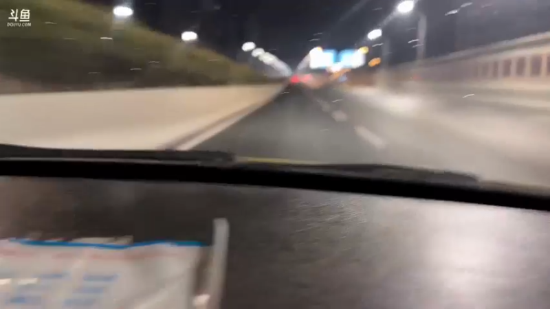 【2022-05-19 01点场】douyu小漠：小漠：篮球风暴我们是第一！