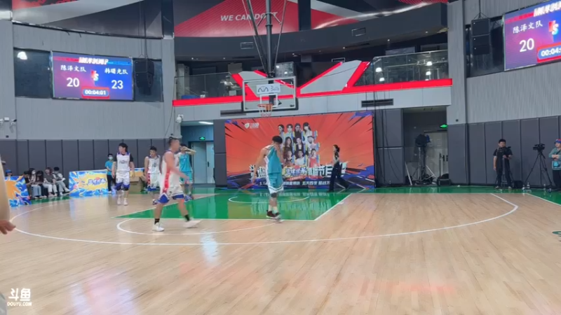 【2022-05-18 19点场】douyu小漠：小漠：篮球风暴巅峰对决！