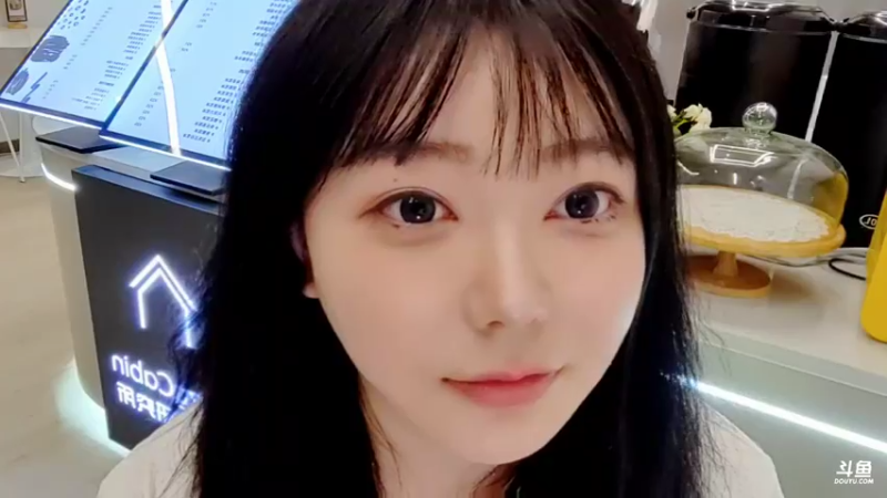 【2022-05-20 20点场】刘飞儿faye：飞儿 520在咖啡店打工