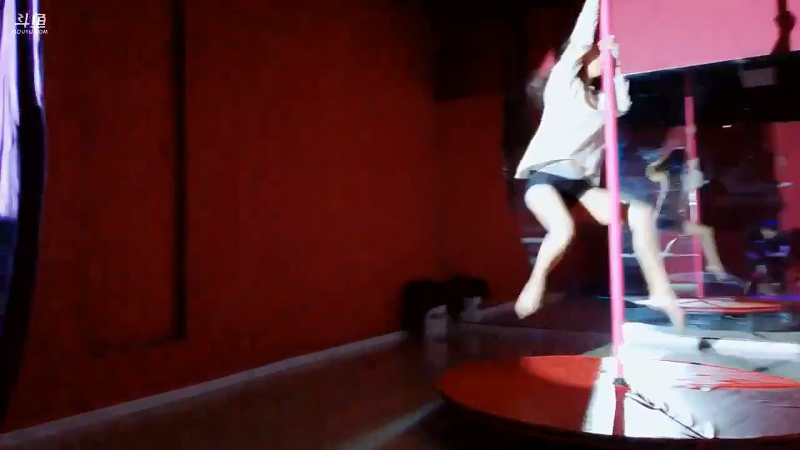 我在斗鱼看沫沫同学丶直播舞蹈