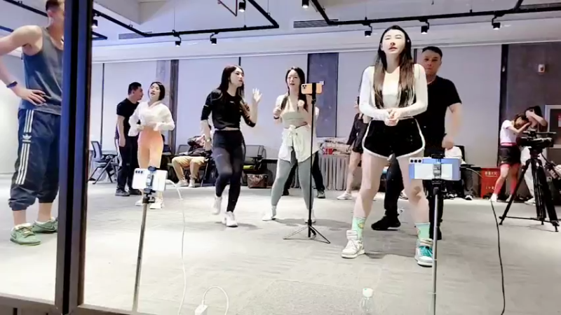 【2022-05-20 20点场】睡懵的渣皇：19-23号燃烧吧卡路里节目