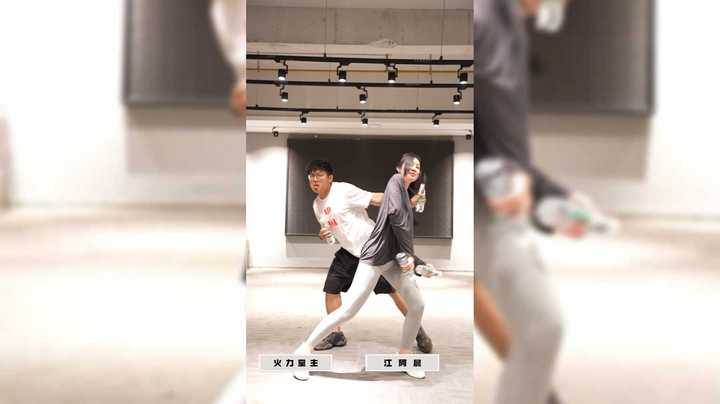 【燃烧吧卡路里】火力堂主+江阿晨：黑人毅水平健身操挑战