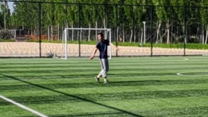 足球的热浪，会把平凡的日子吹的蒸蒸日上