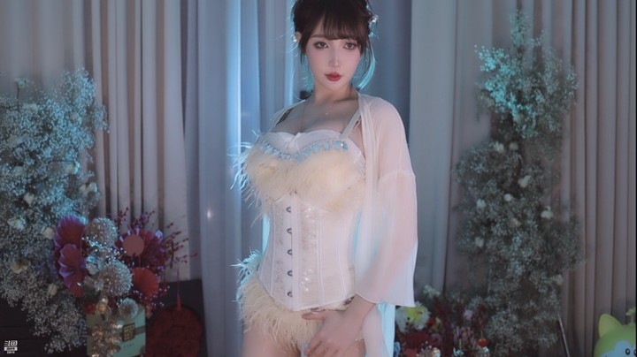 Minana呀-Body天花板- (81)