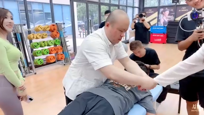 【2022-05-22 17点场】睡懵的渣皇：19-23号燃烧吧卡路里节目