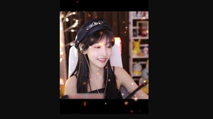 正好有个扇子扇扇风