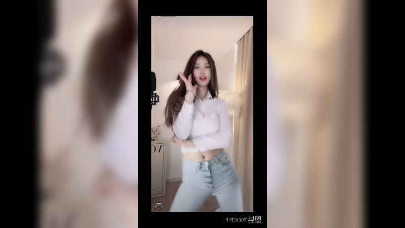 脸蛋精致  身材高挑  仙气十足的小姐姐1