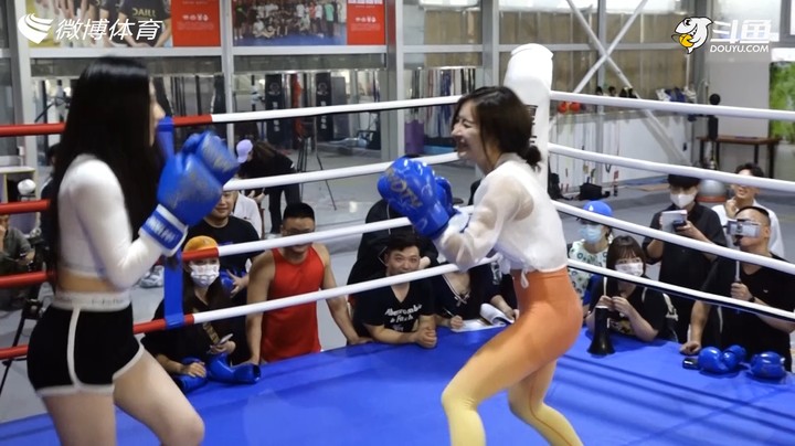 【燃烧吧卡路里】女主播打架？美女擂台看谁获胜