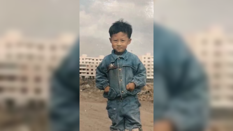 小时候是帅哥，长大后是大哥！!