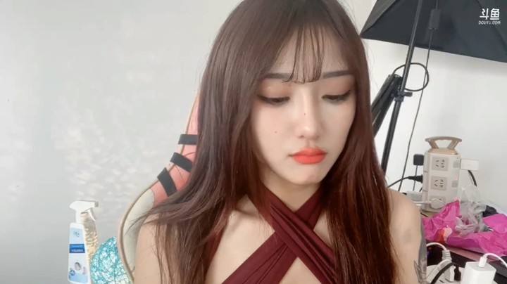 潮汕美女大学生在广州直播好可爱啊